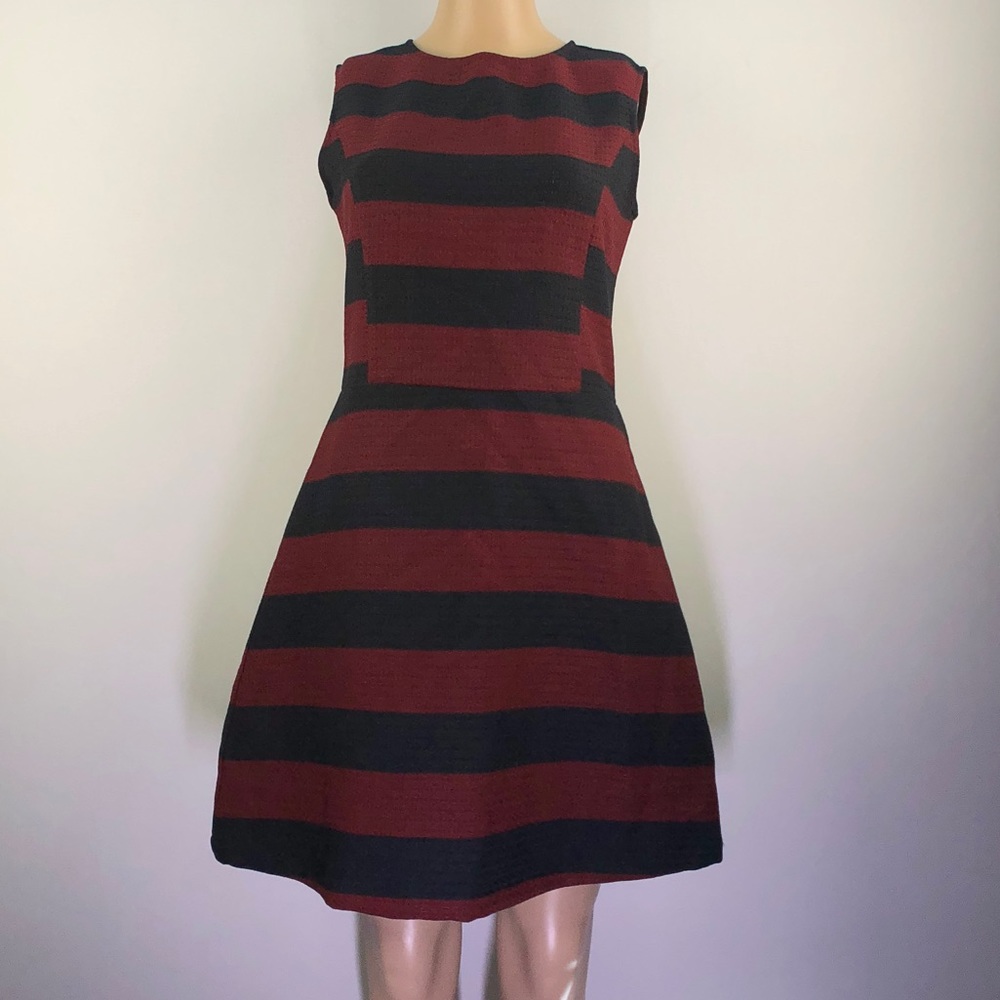 Burnt red and black sleeveless dress